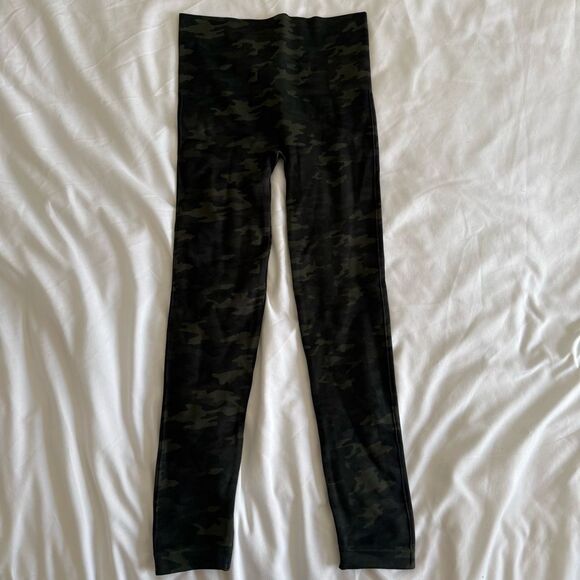 SPANX seamless Camo Leggings - Picture 7 of 8